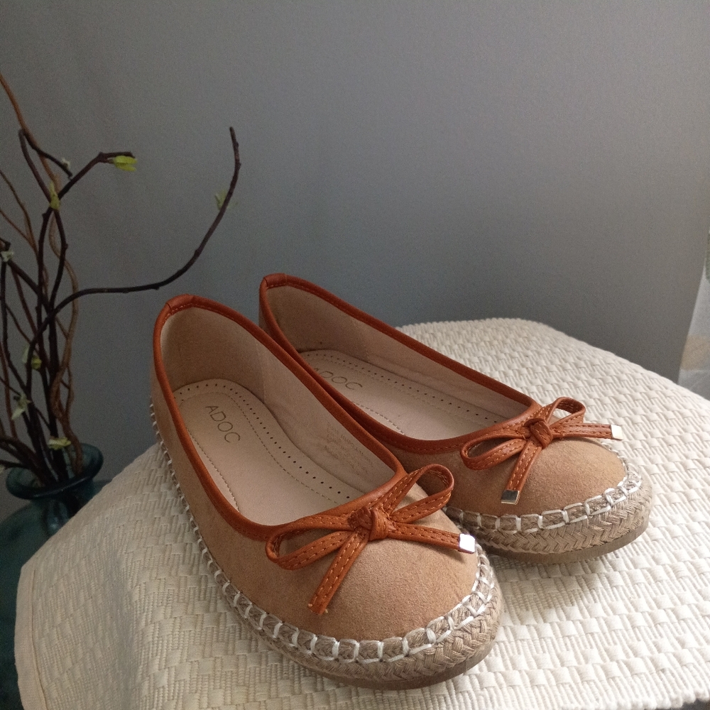 NWT.ADOC Women's Tan Espadrille Flats Size 40/9 filt More Like8.5